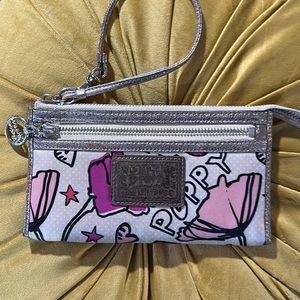 Coach Poppy ladies wallet with clutch strap